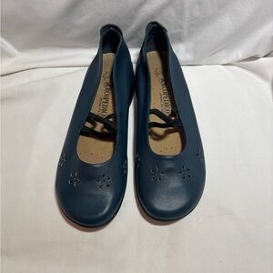 Arcopedico Navy Leather Flats